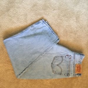 Vintage Looking LEVI’S 560